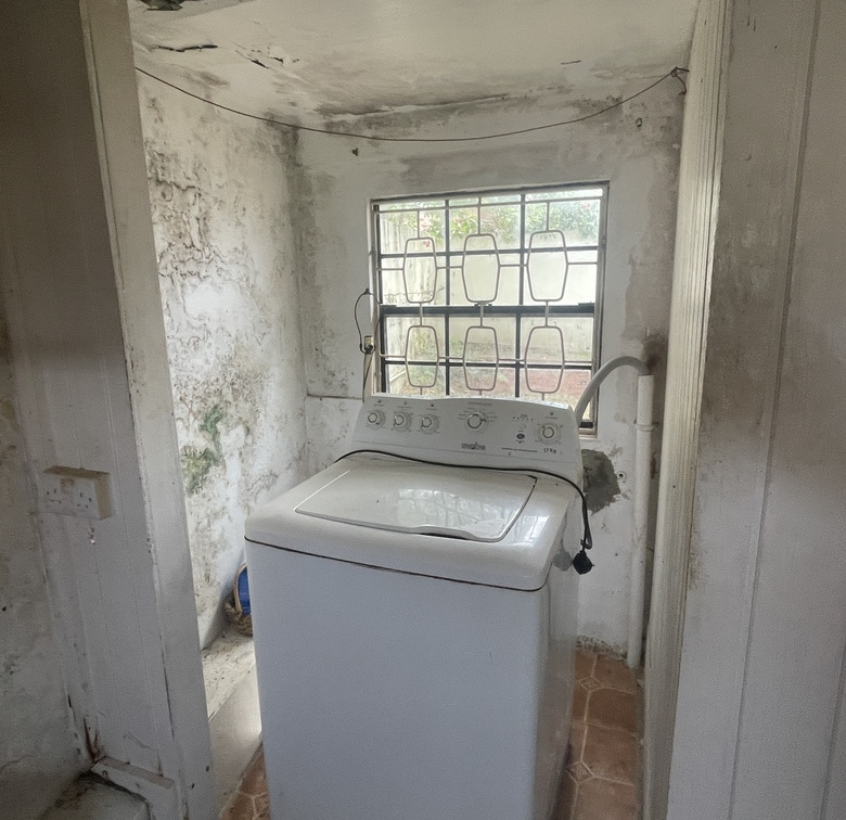 Beausejour st lucia house for sale laundery