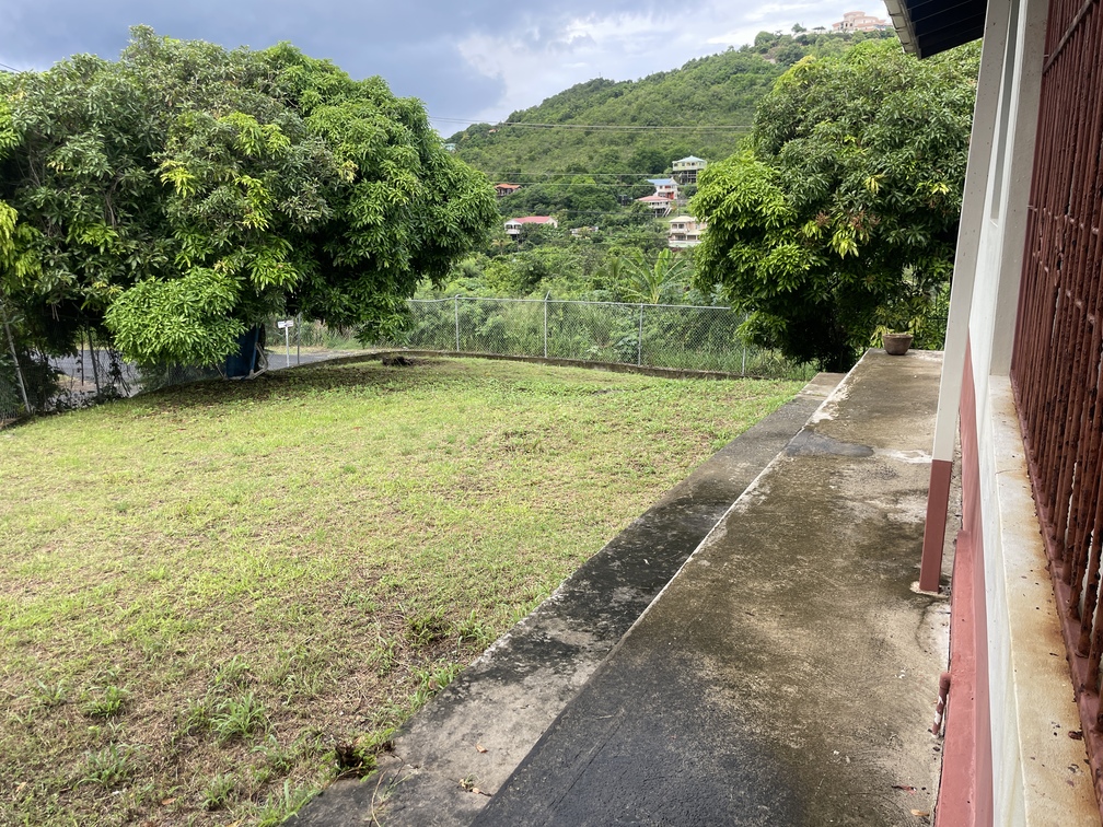 IMG_0572 Beausejour st lucia house for sale yard