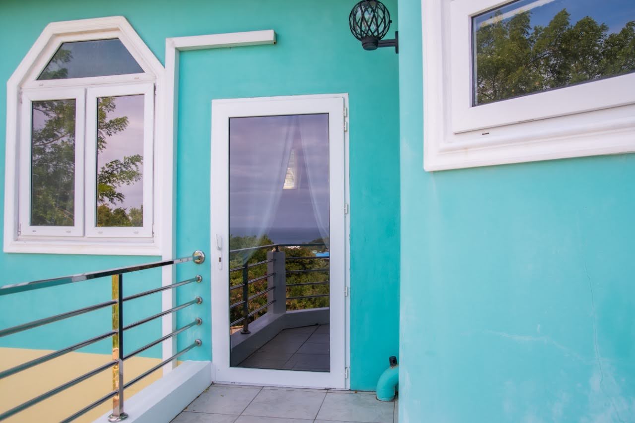 Villa For Rent In Cas En bas