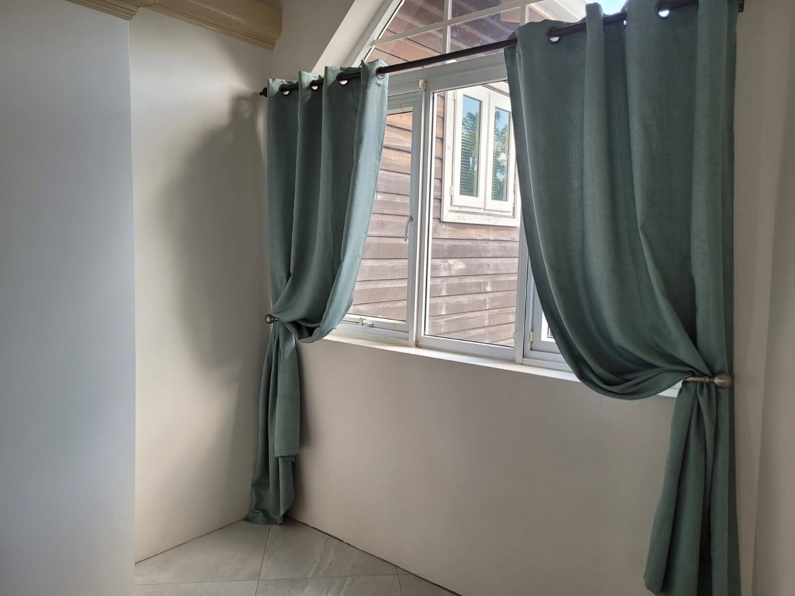Villa For Rent In Cas En bas