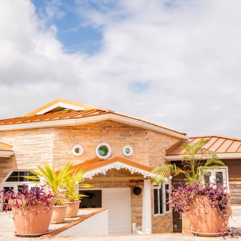 Villa For Rent In Cas En bas