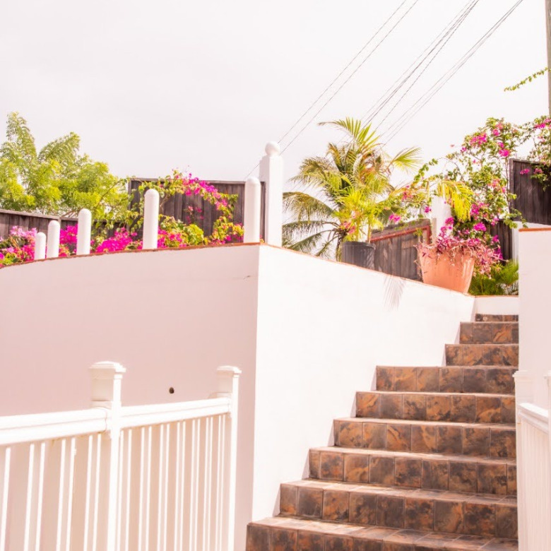 Villa For Rent In Cas En bas