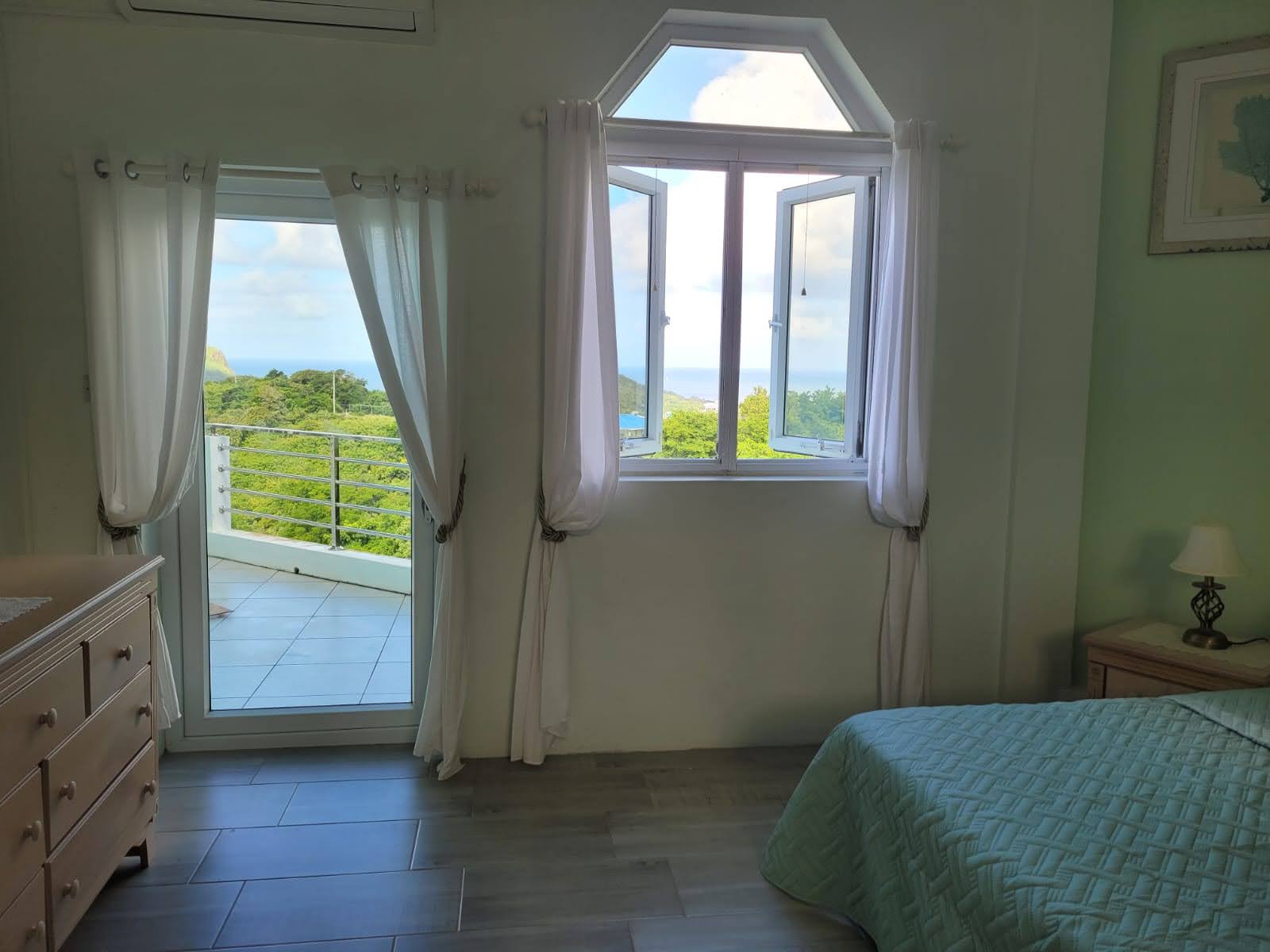 Villa For Rent In Cas En bas