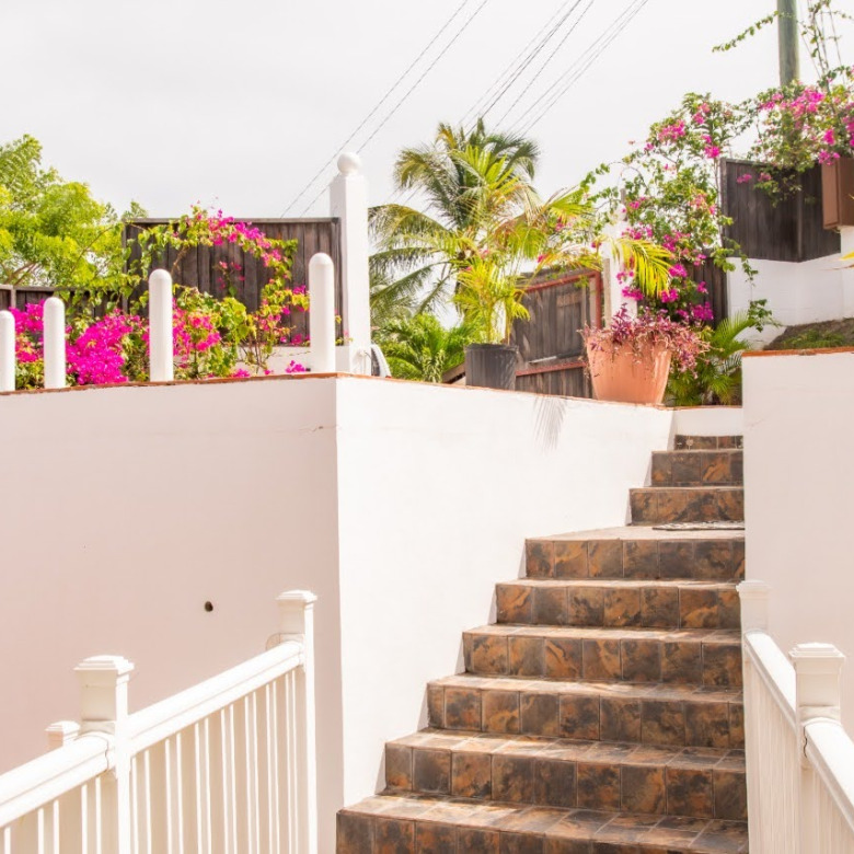 Villa For Rent In Cas En bas
