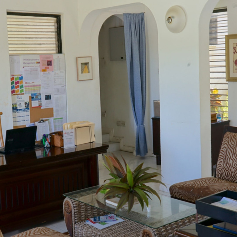house and land in st lucia office