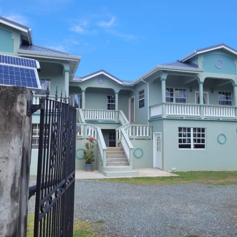 Investment Building With 6 Apartments For Sale in Bonneterre