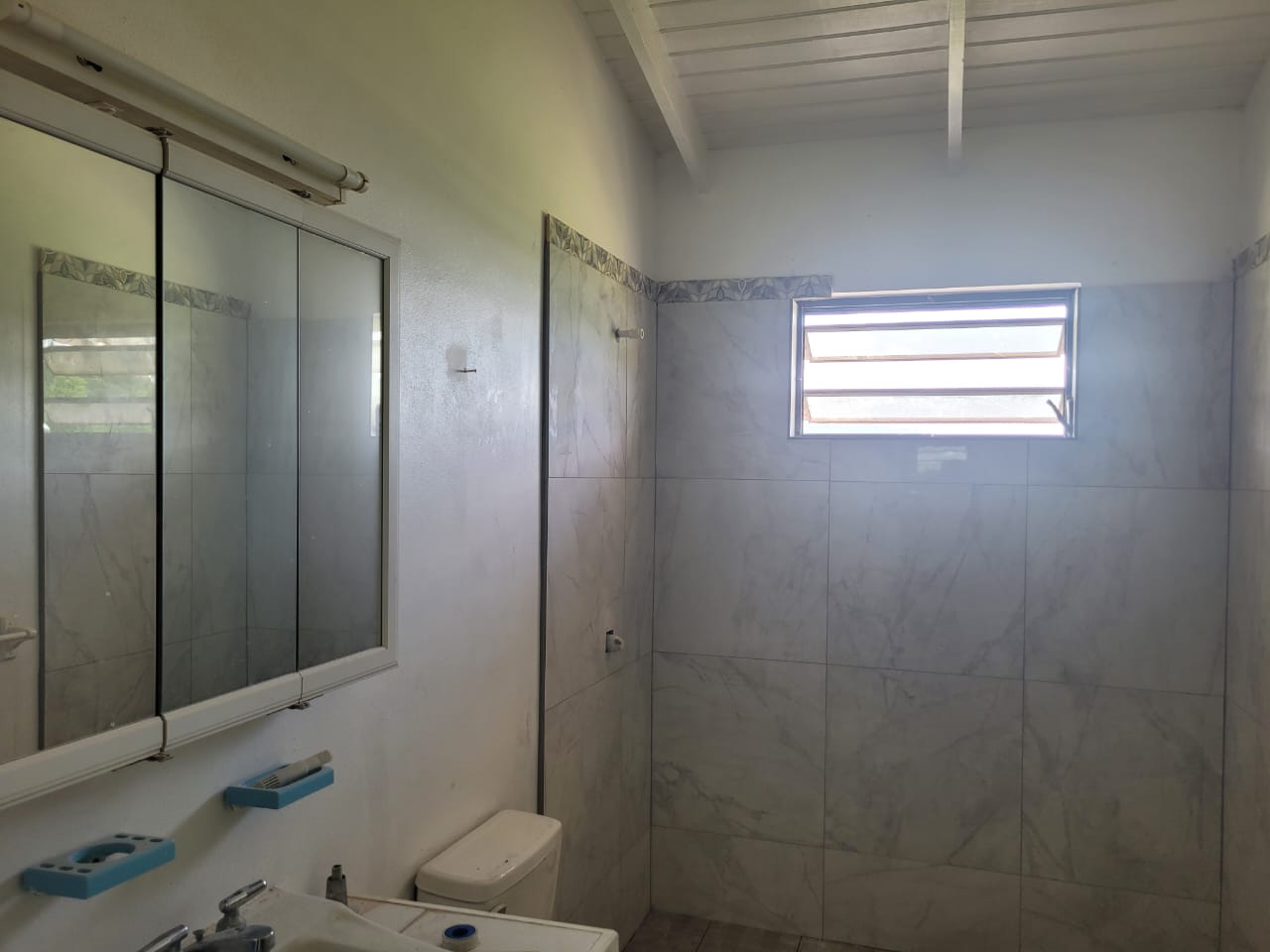 st lucia real estate 3 Bedroom House Close to Gablewoods For Rent bath2