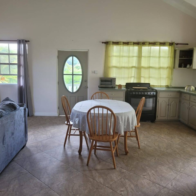 Investment Building With 6 Apartments For Sale in Bonneterre