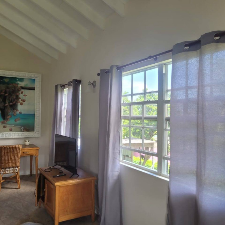 Investment Building With 6 Apartments For Sale in Bonneterre