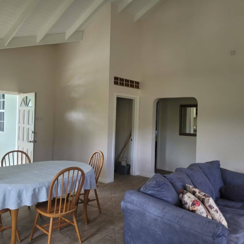 Investment Building With 6 Apartments For Sale in Bonneterre