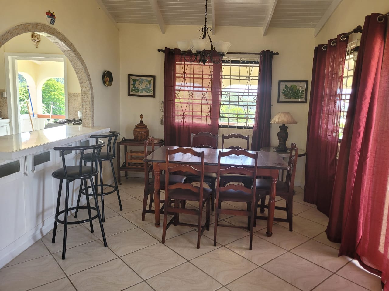 st lucia real estate 3 Bedroom House Close to Gablewoods For Rent tables