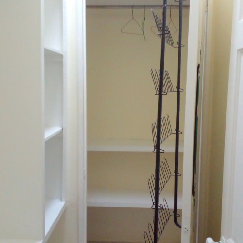 st lucia real estate HIBISCUS 2 AT GATE PARK FOR RENT closet