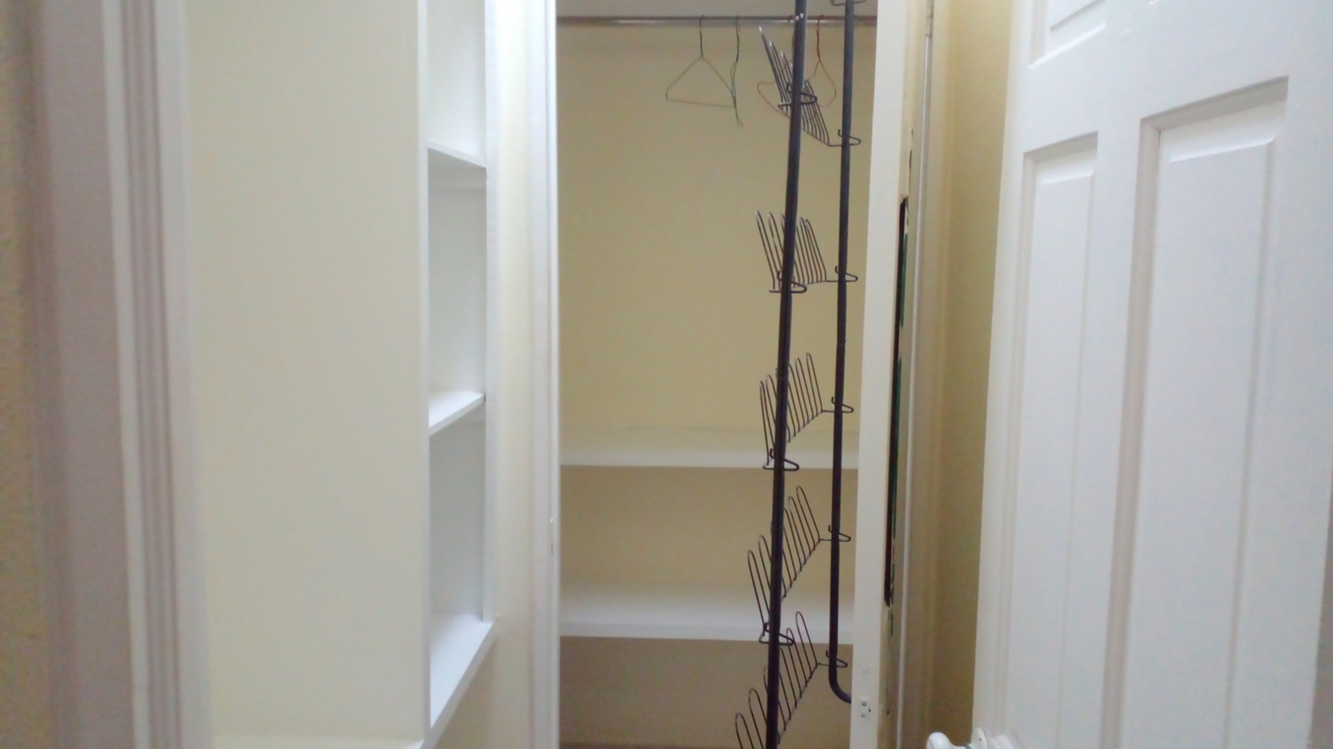 st lucia real estate HIBISCUS 2 AT GATE PARK FOR RENT closet
