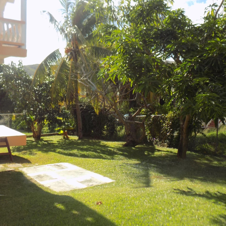 St Lucia real estate BEAUSEJOUR 3-BED HOUSE FOR RENT yard