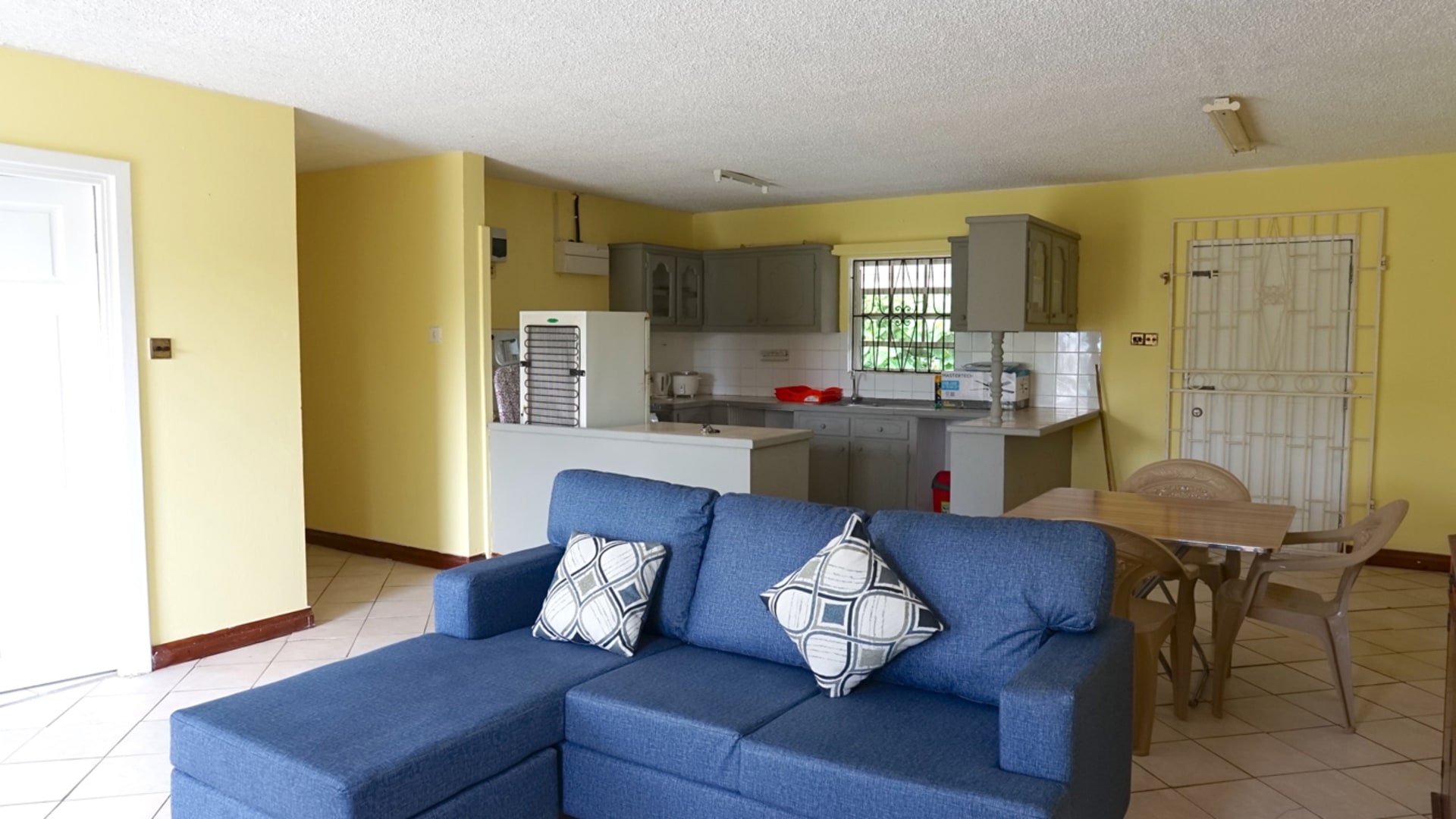 St Lucia real estate HOLLINS DRIVE 3 BED APT. IN RODNEY BAY rental chair