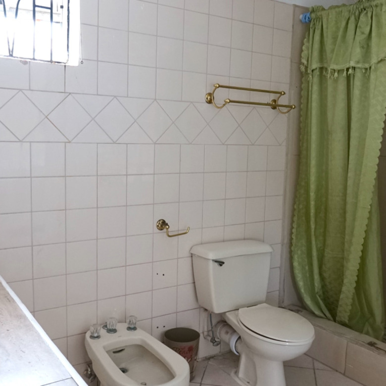 St Lucia real estate HOLLINS DRIVE 3 BED APT. IN RODNEY BAY toilet