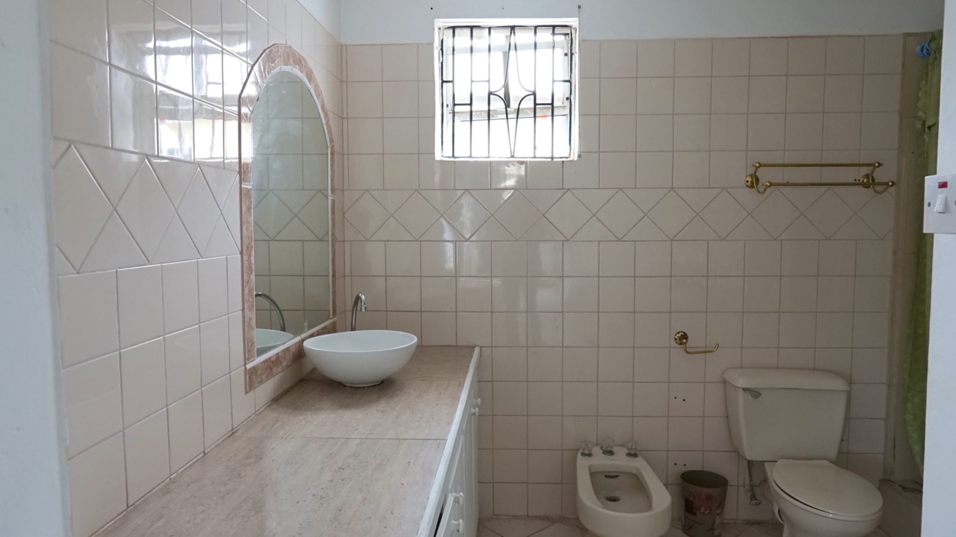 St Lucia real estate HOLLINS DRIVE 3 BED APT. IN RODNEY BAY