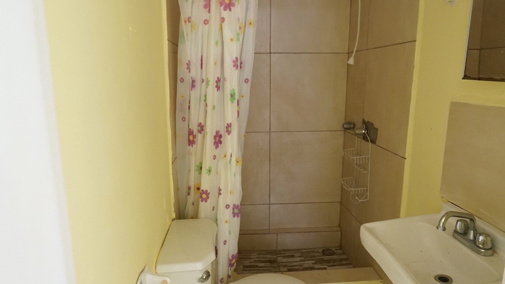 St Lucia real estate HOLLINS DRIVE 3 BED APT. IN RODNEY BAY toilet