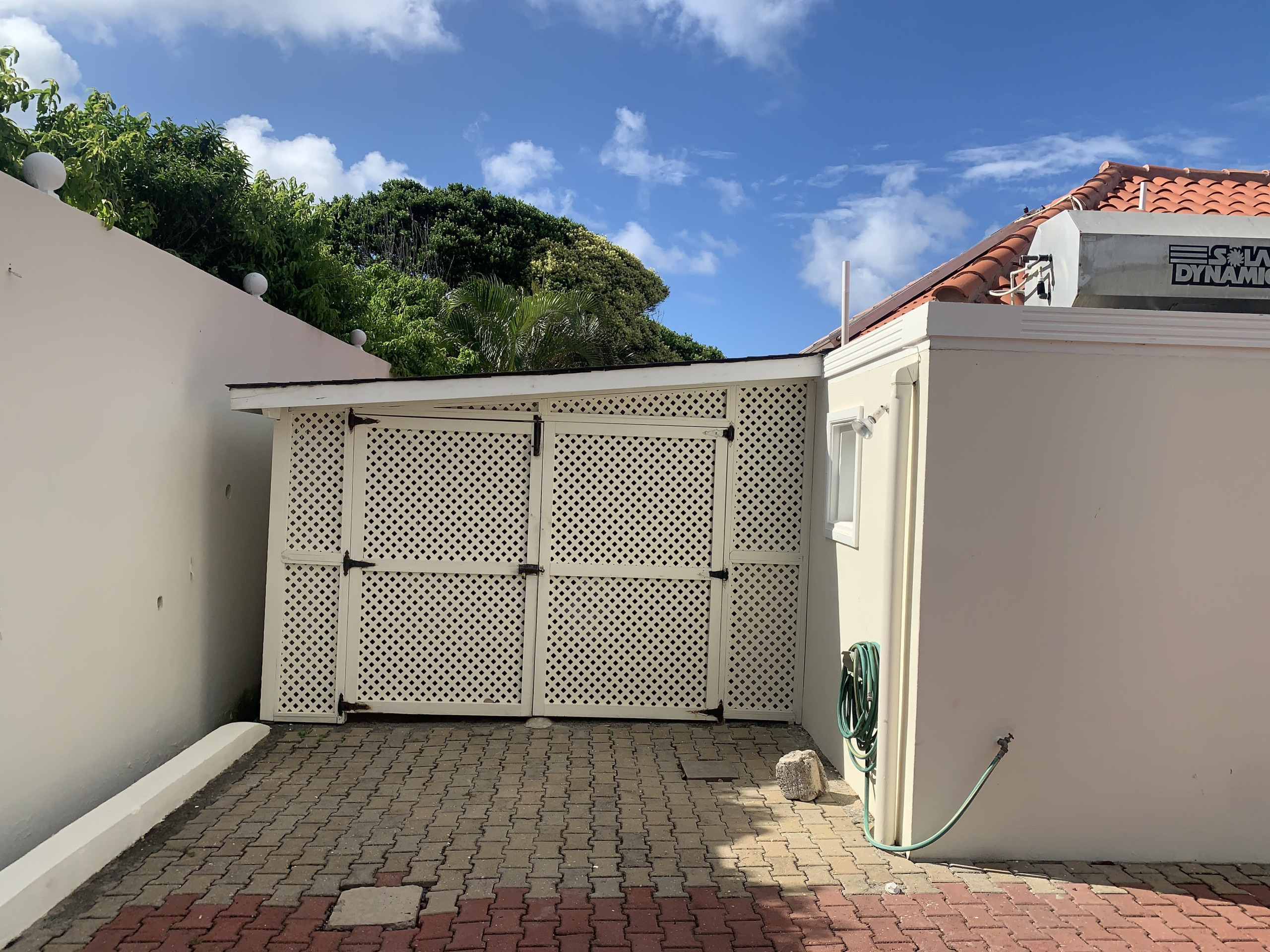 3 Bed Luxury Villa In Cap Estate