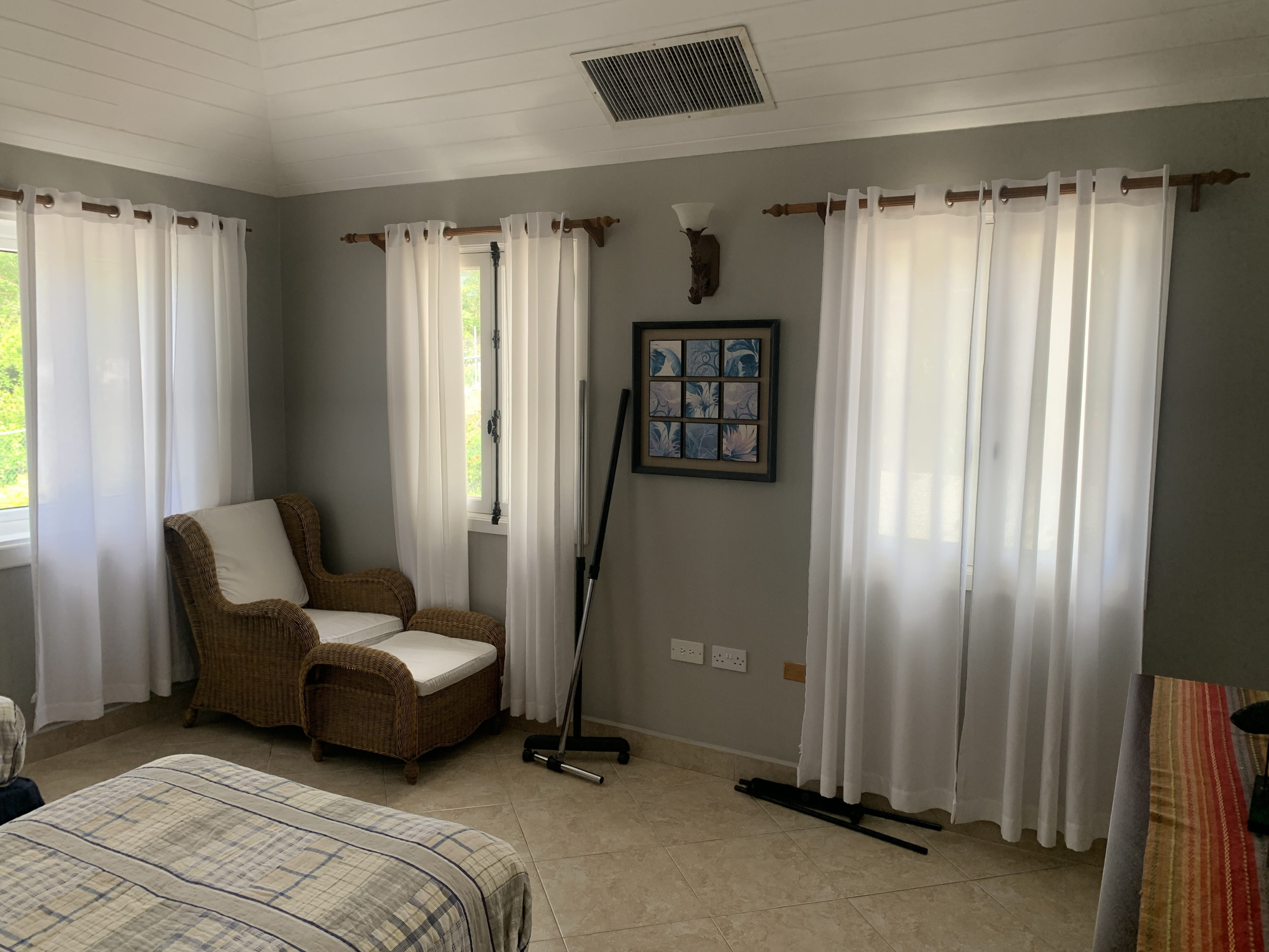 3 Bed Luxury Villa In Cap Estate