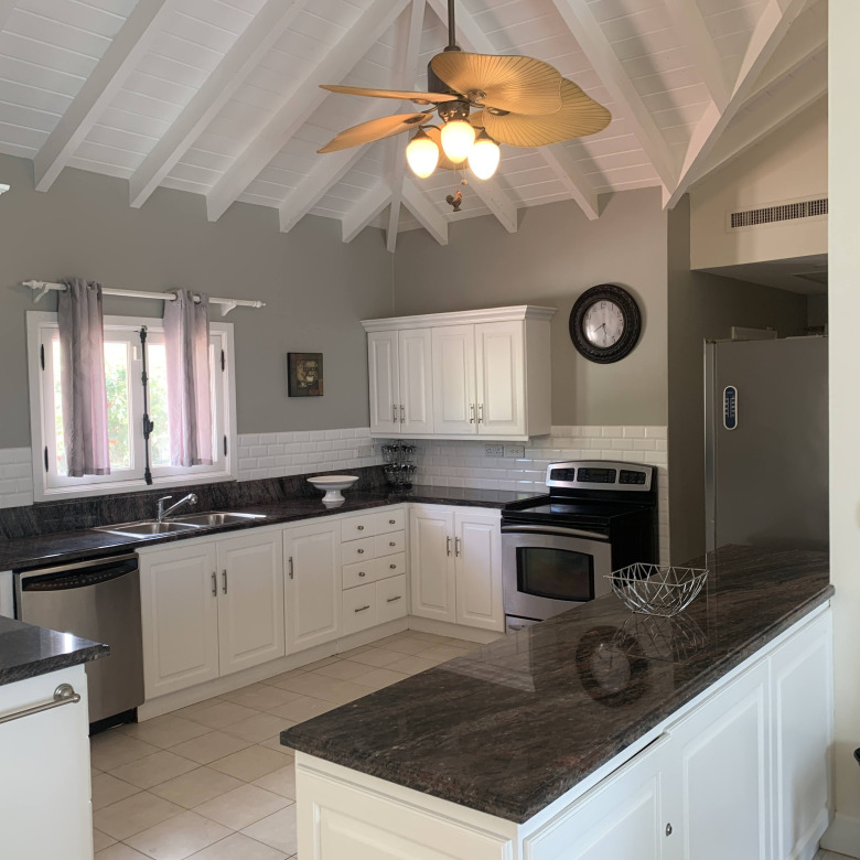 3 Bed Luxury Villa In Cap Estate