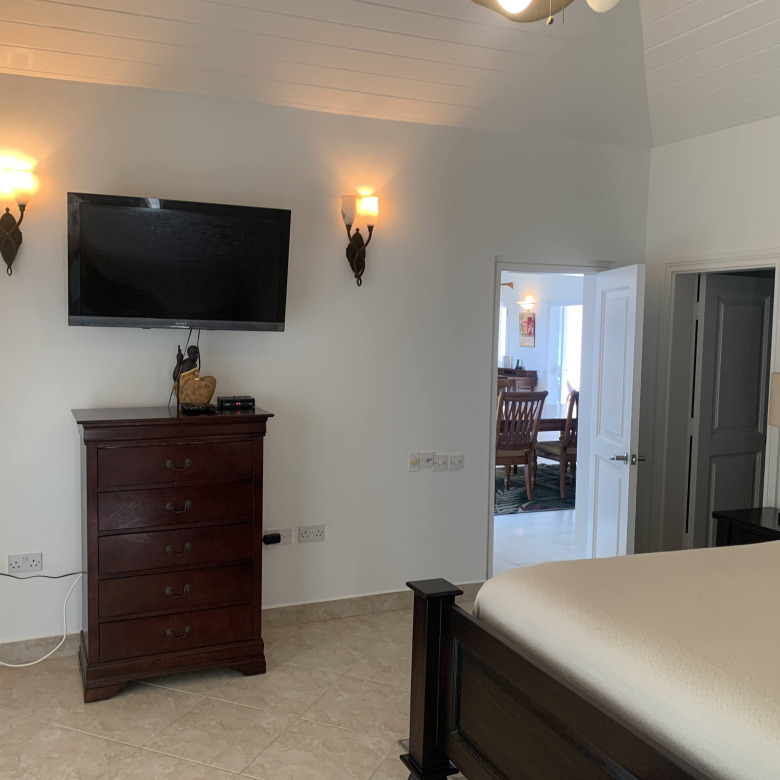 3 Bed Luxury Villa In Cap Estate