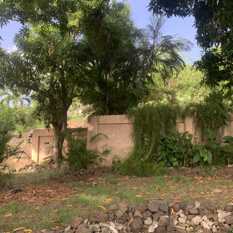 House And Land For Sale in Cas en Bas