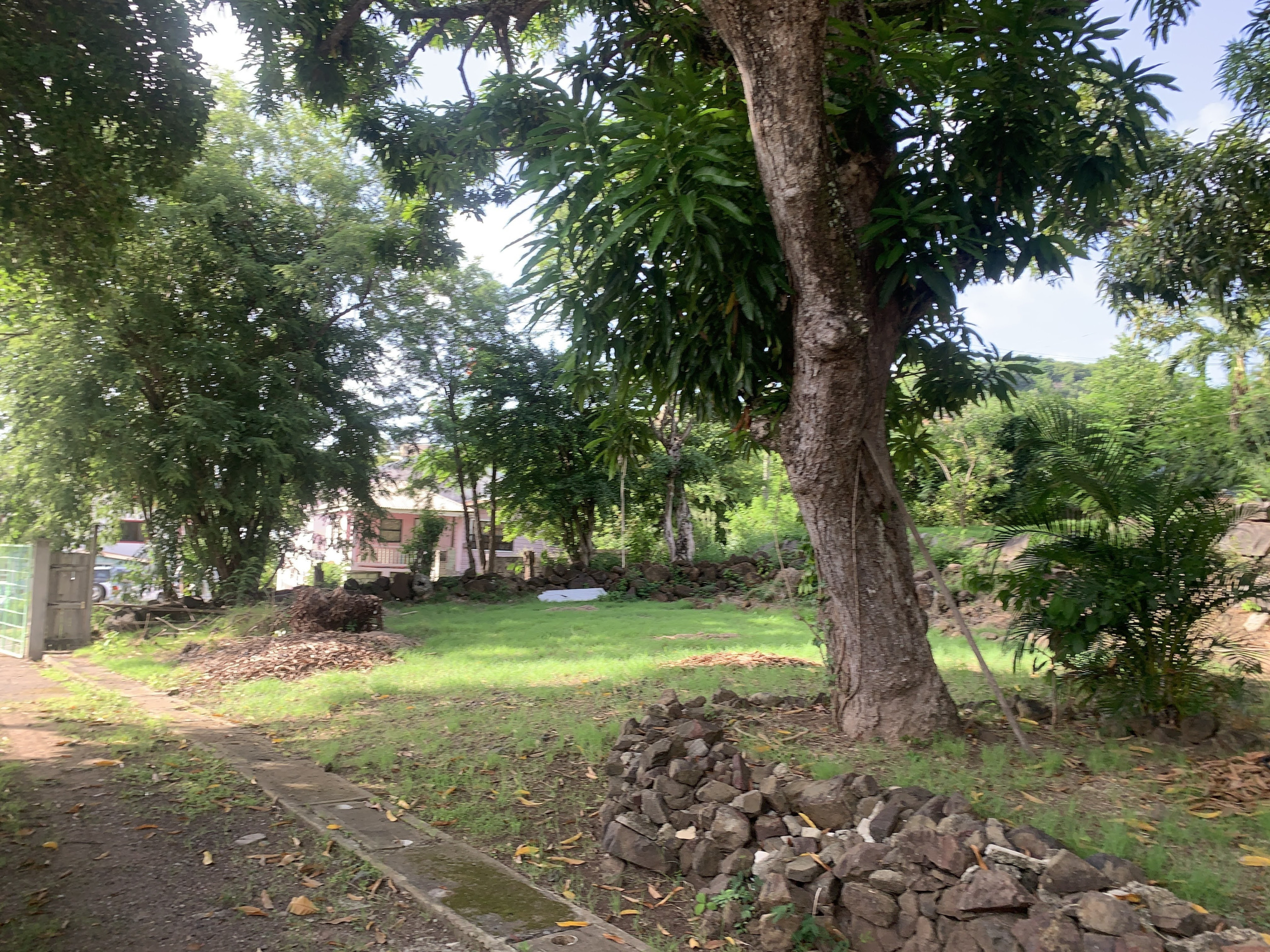 House And Land For Sale in Cas en Bas