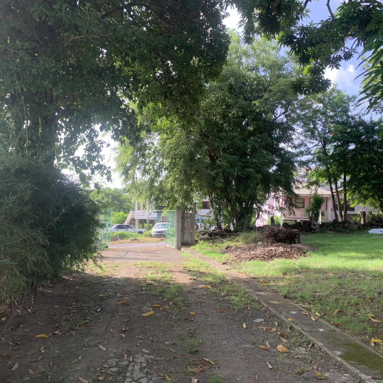 House And Land For Sale in Cas en Bas