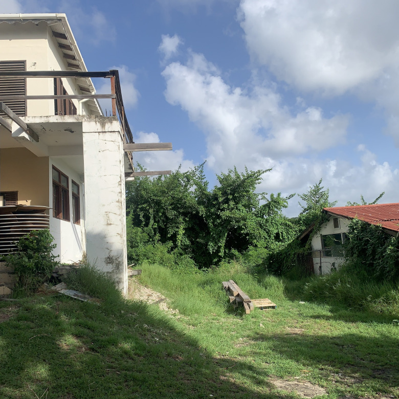House And Land For Sale in Cas en Bas