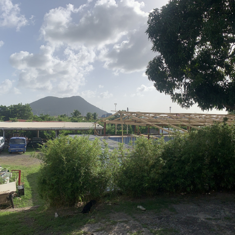 House And Land For Sale in Cas en Bas
