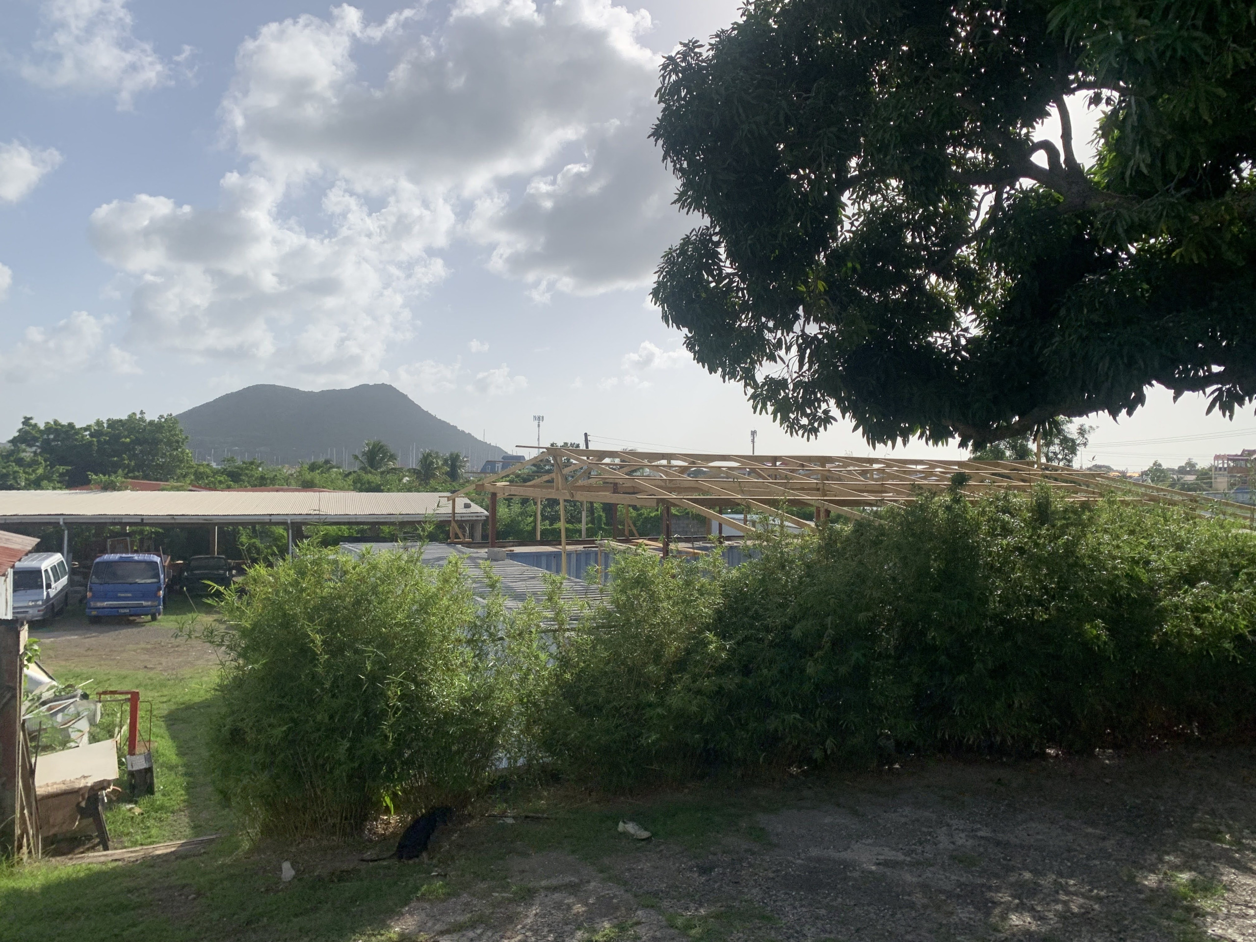 House And Land For Sale in Cas en Bas