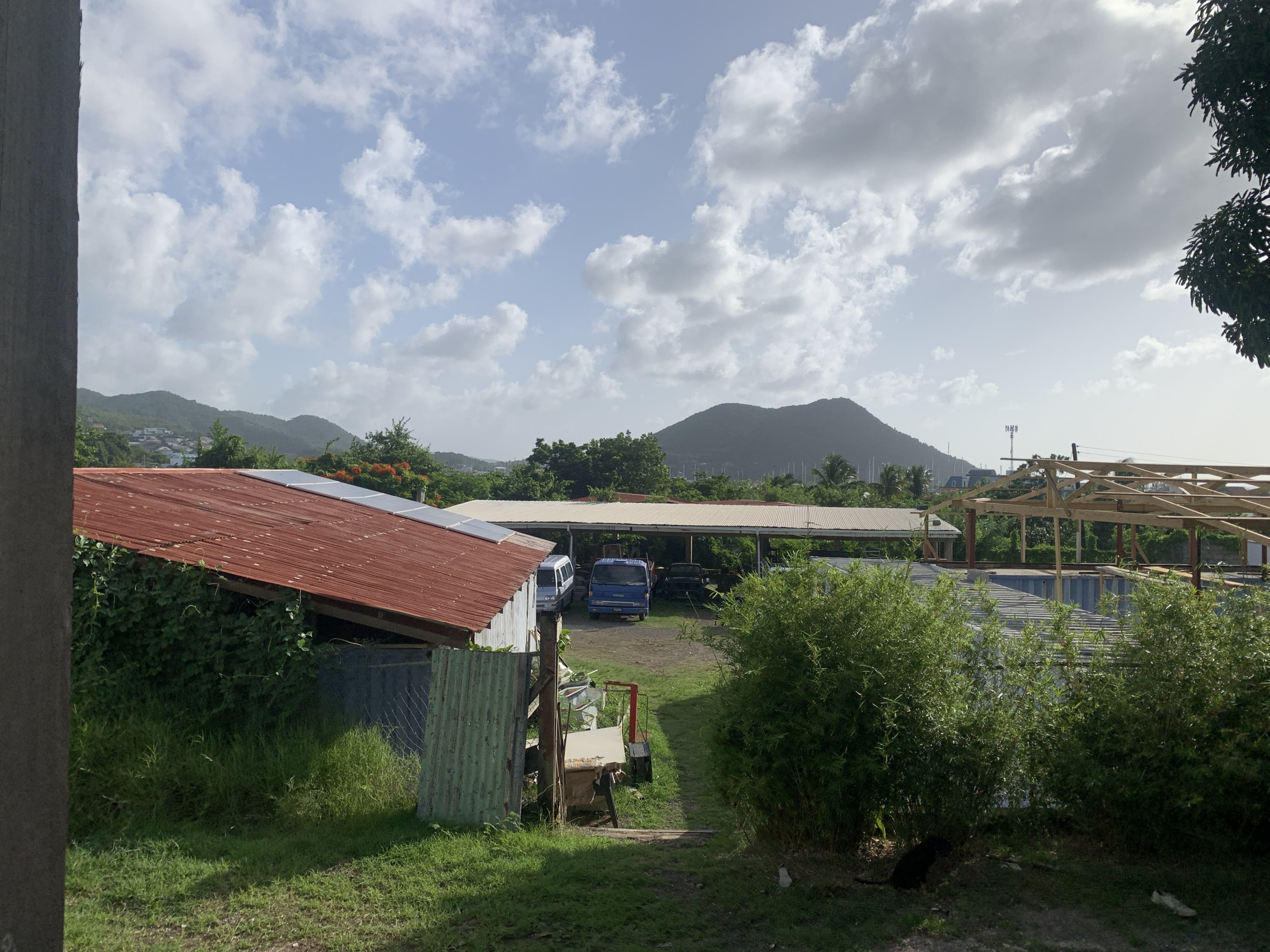 House And Land For Sale in Cas en Bas