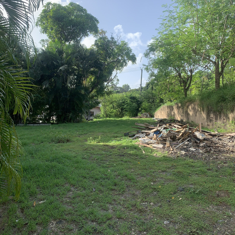 House And Land For Sale in Cas en Bas