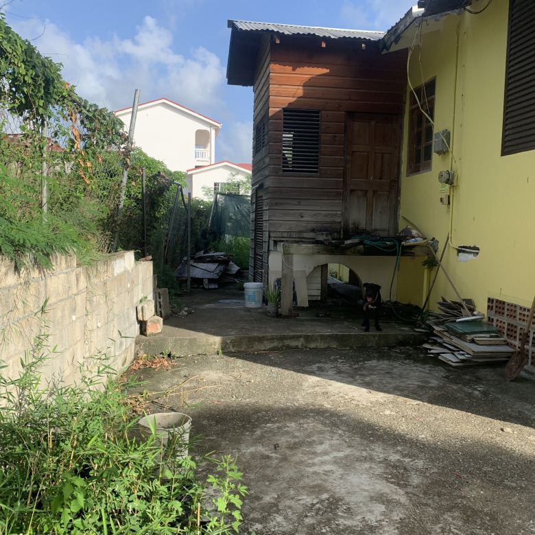 House And Land For Sale in Cas en Bas