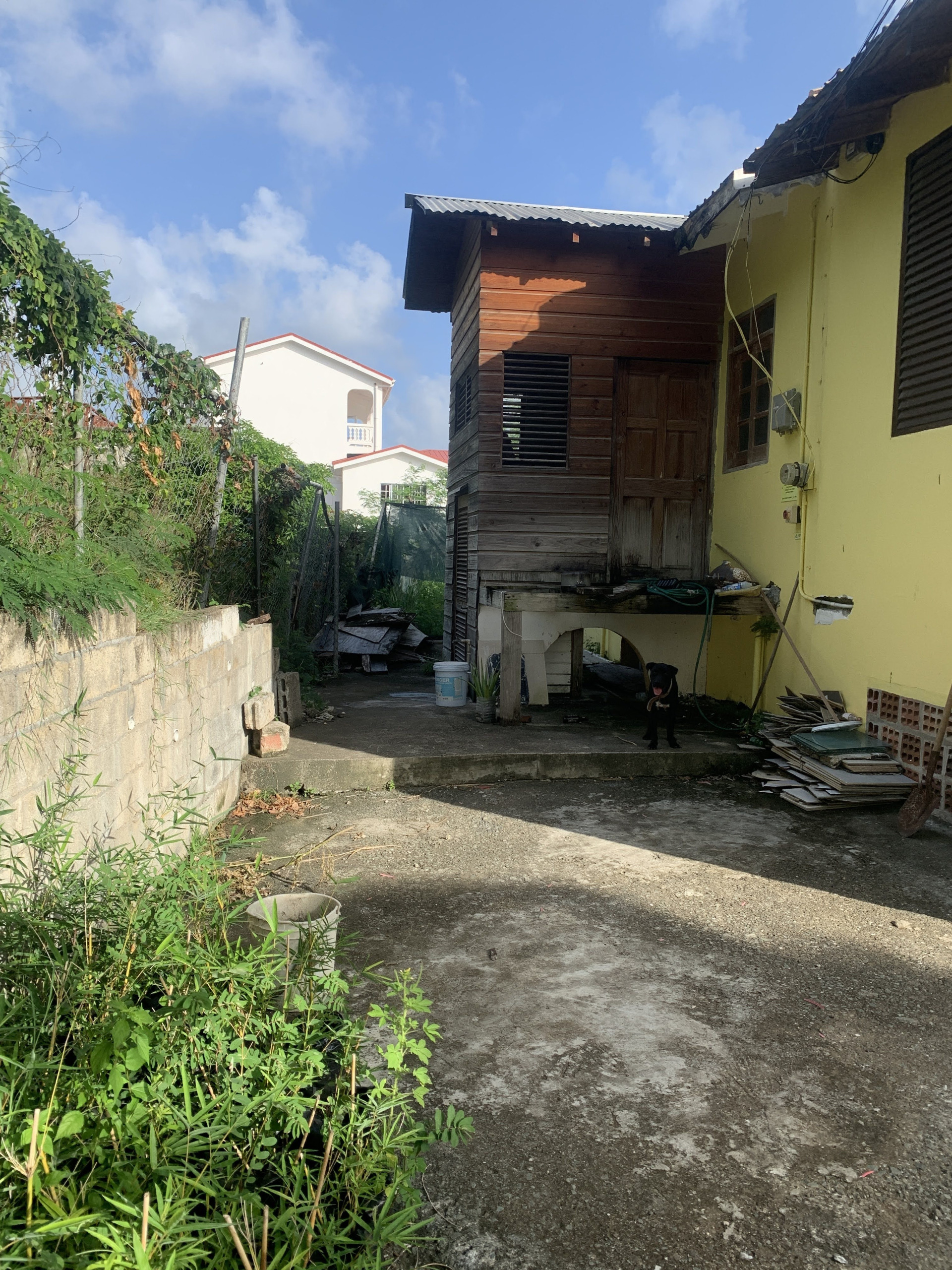 House And Land For Sale in Cas en Bas
