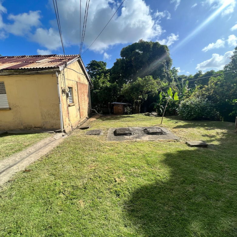 St Lucia Real estate Fixer-Upper Gem At Morne Fortune abondoned building