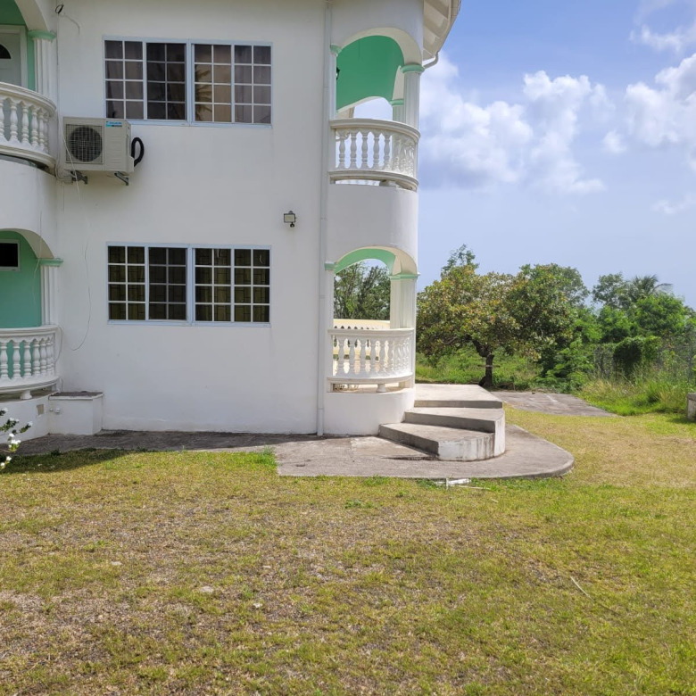 Spacious And Elegant Property For Sale in Caféière, Choiseul