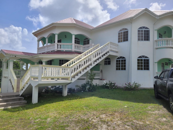 Spacious And Elegant Property For Sale in Caféière, Choiseul