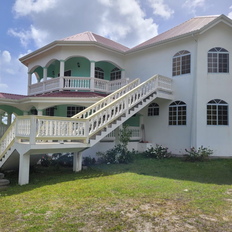 Spacious And Elegant Property For Sale in Caféière, Choiseul