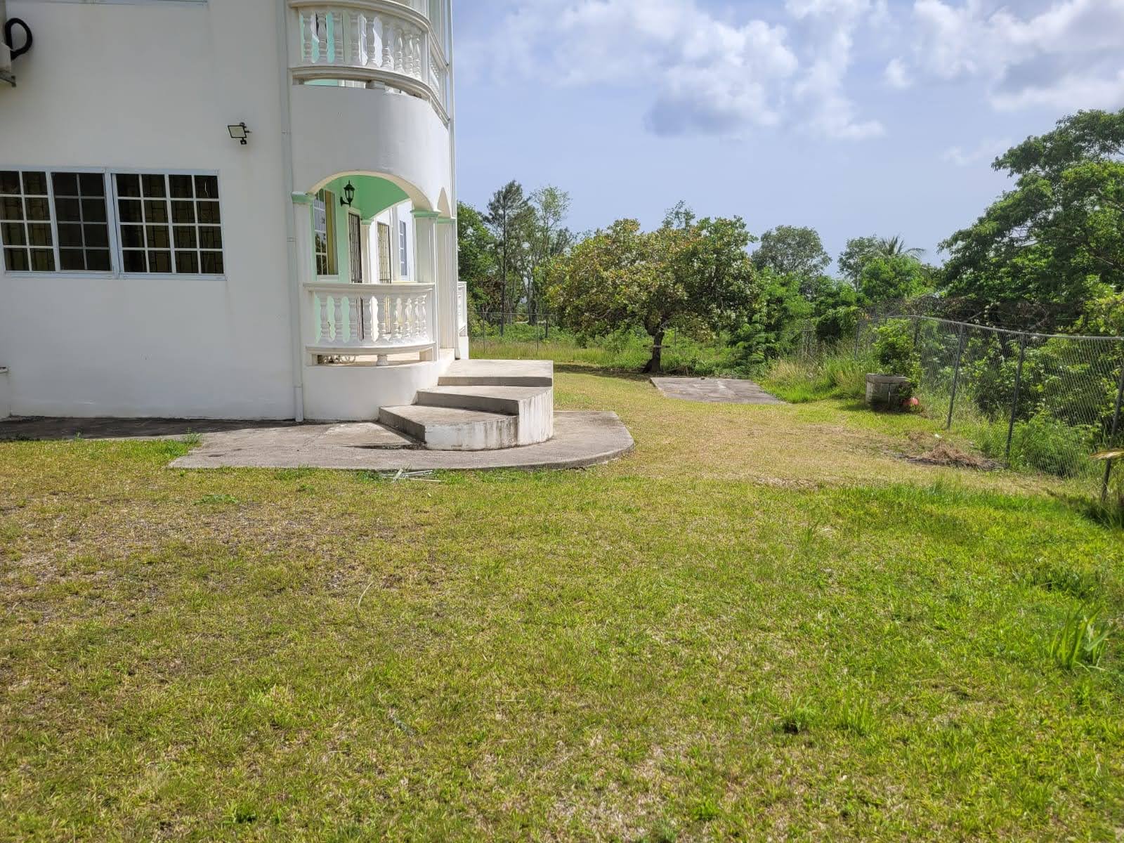 Spacious And Elegant Property For Sale in Caféière, Choiseul