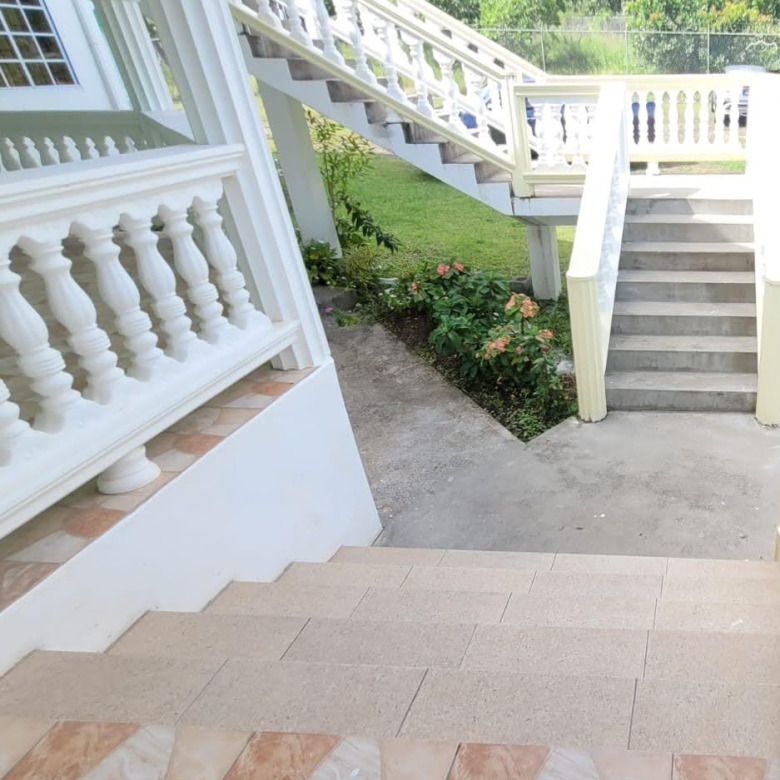 Spacious And Elegant Property For Sale in Caféière, Choiseul