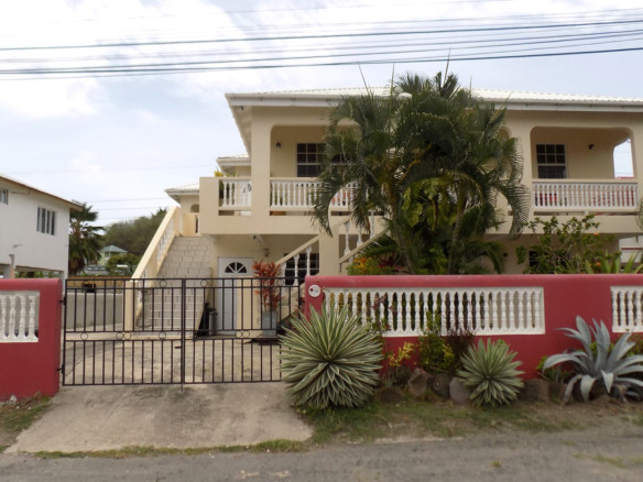 Rodney Crescent No 597 Downstairs Apartment For Rent