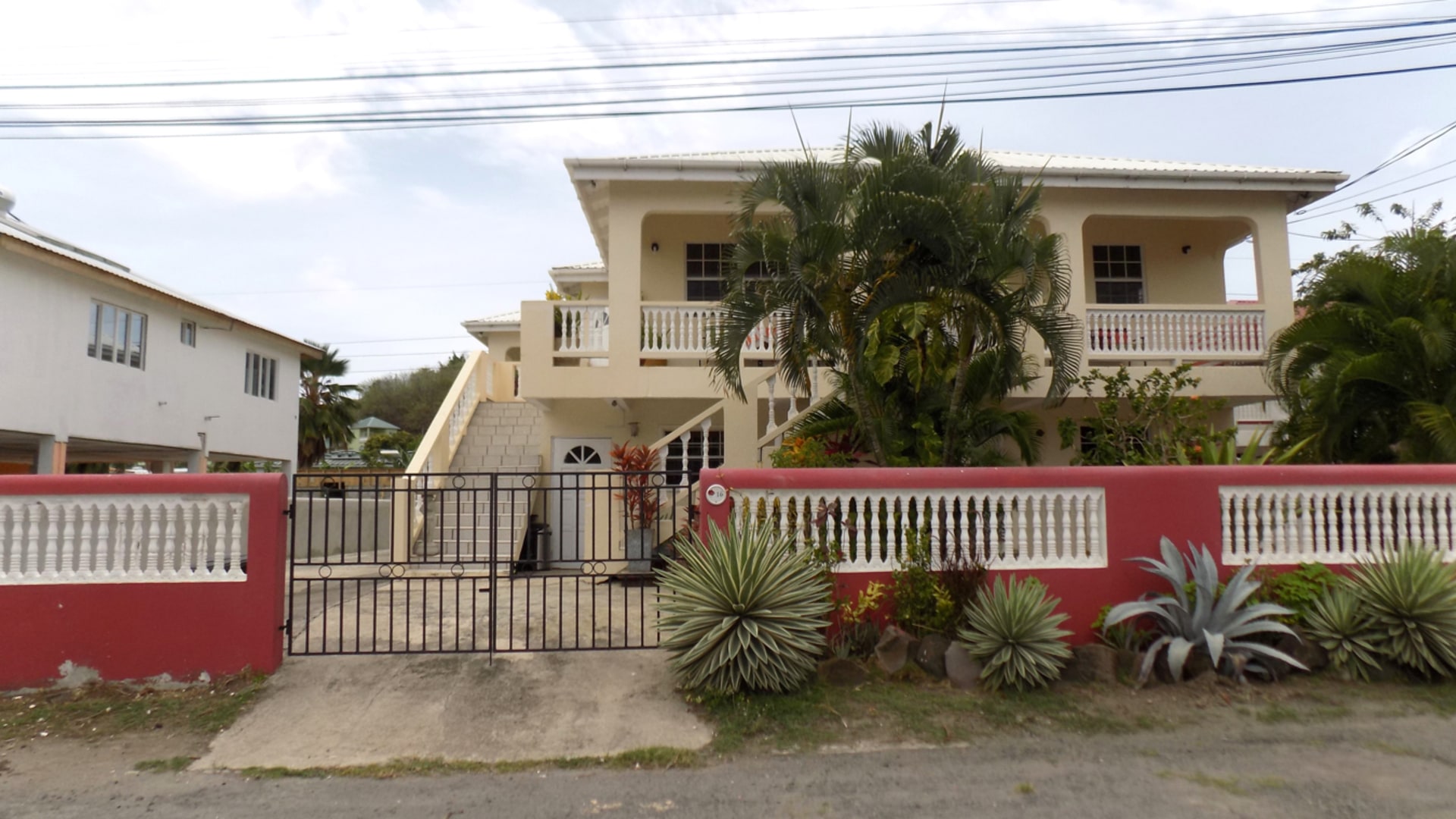Rodney Crescent No 597 Downstairs Apartment For Rent