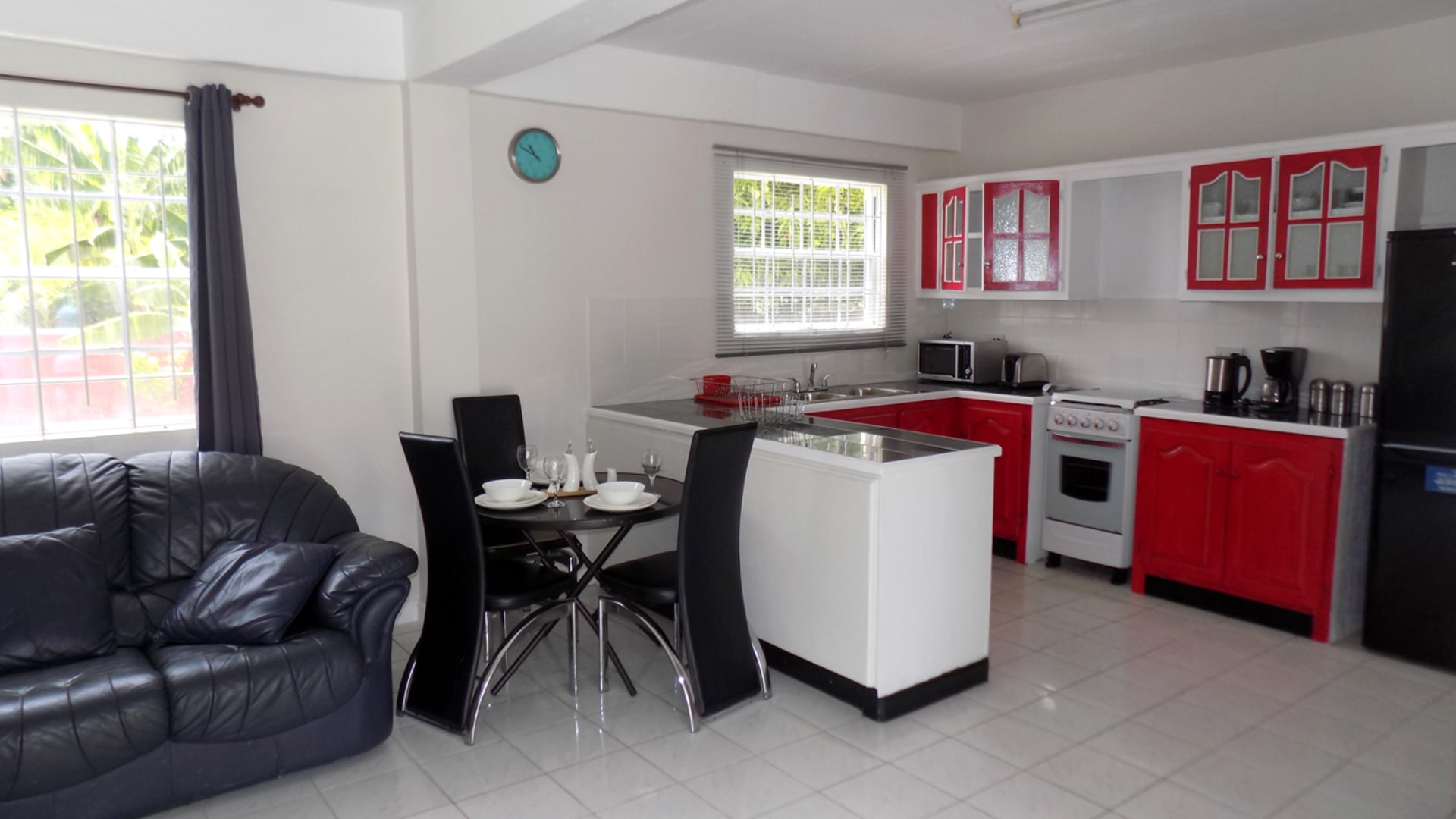 st lucia real estate RODNEY CRESCENT NO 597 - DOWNSTAIRS APT for rent living kitchen