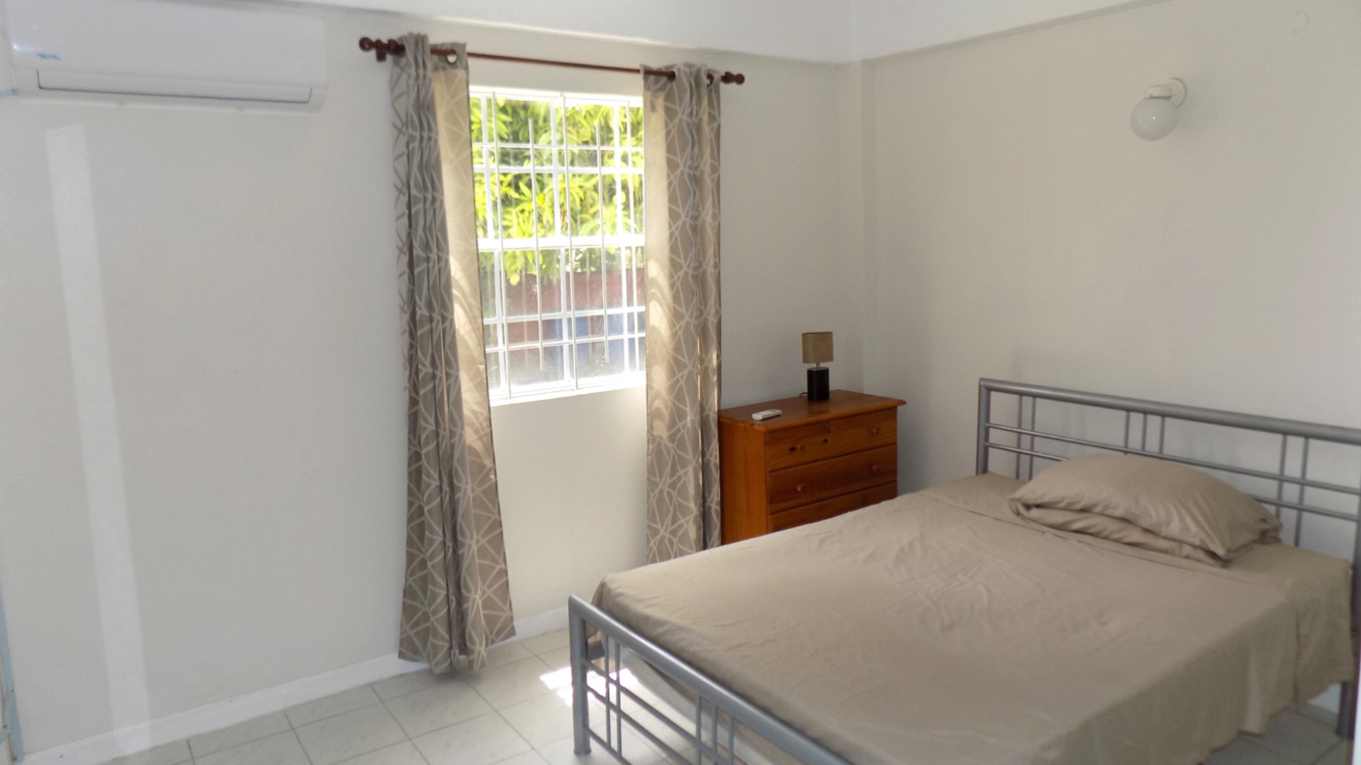 st lucia real estate RODNEY CRESCENT NO 597 - DOWNSTAIRS APT for rent bed