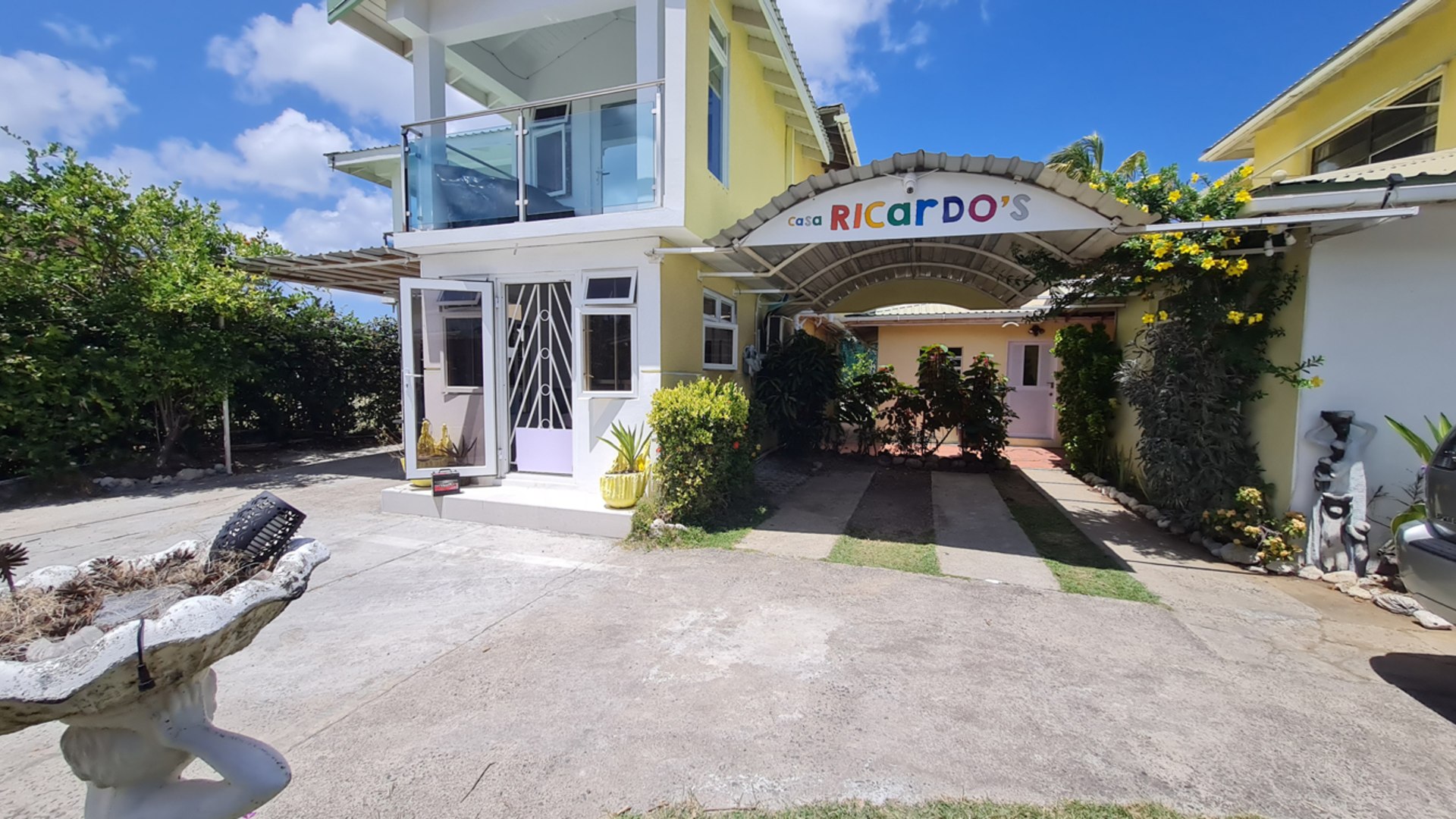 Rodney bay one bed1 st lucia real estate Rodney Bay 1 Bedroom Apartment for rent front view