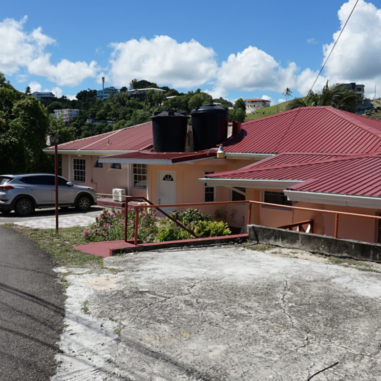 st lucia real estate SUNNY ACRES 2 BED APT.- Castries, St. Lucia for rent parking