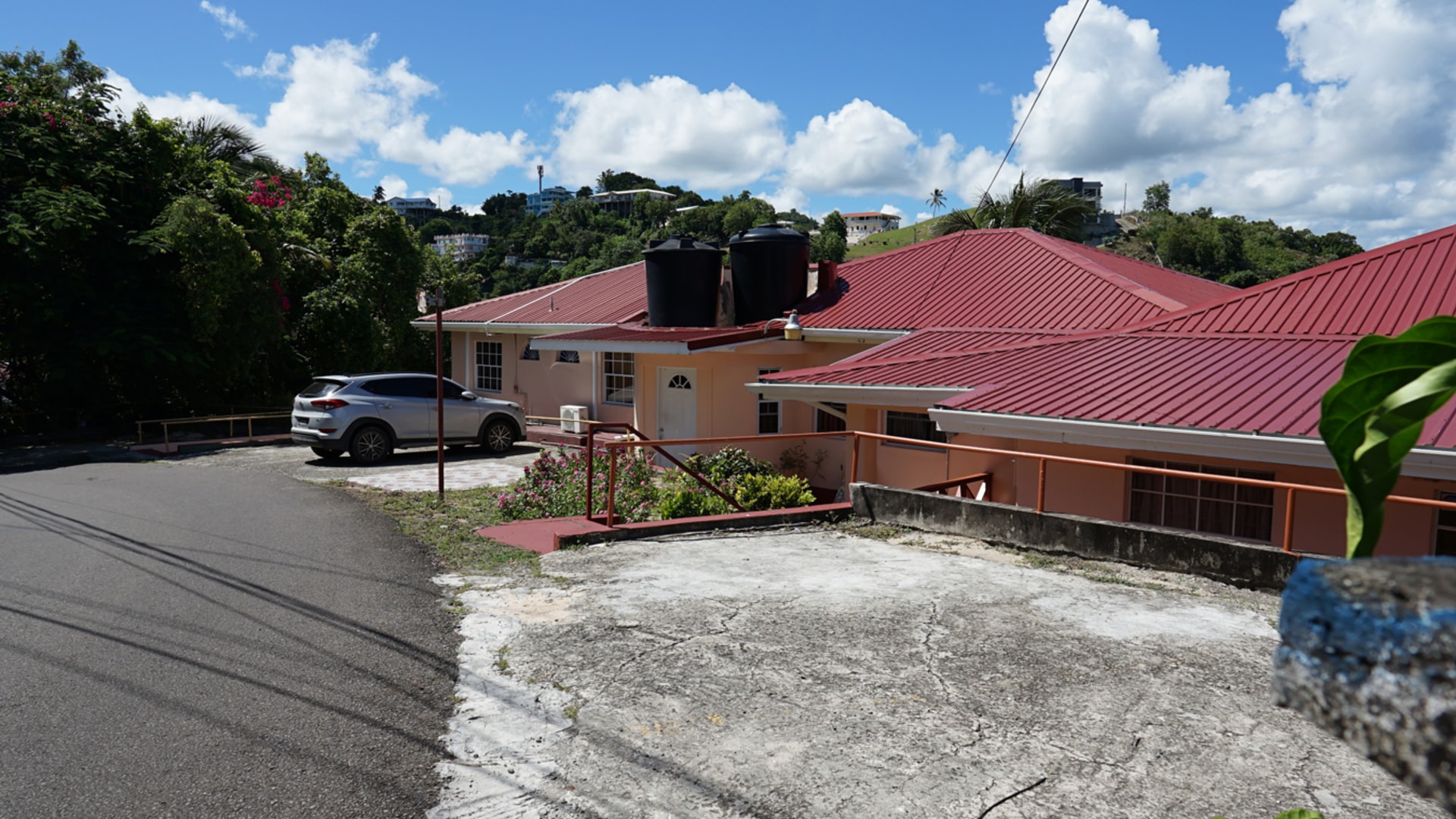 st lucia real estate SUNNY ACRES 2 BED APT.- Castries, St. Lucia for rent parking
