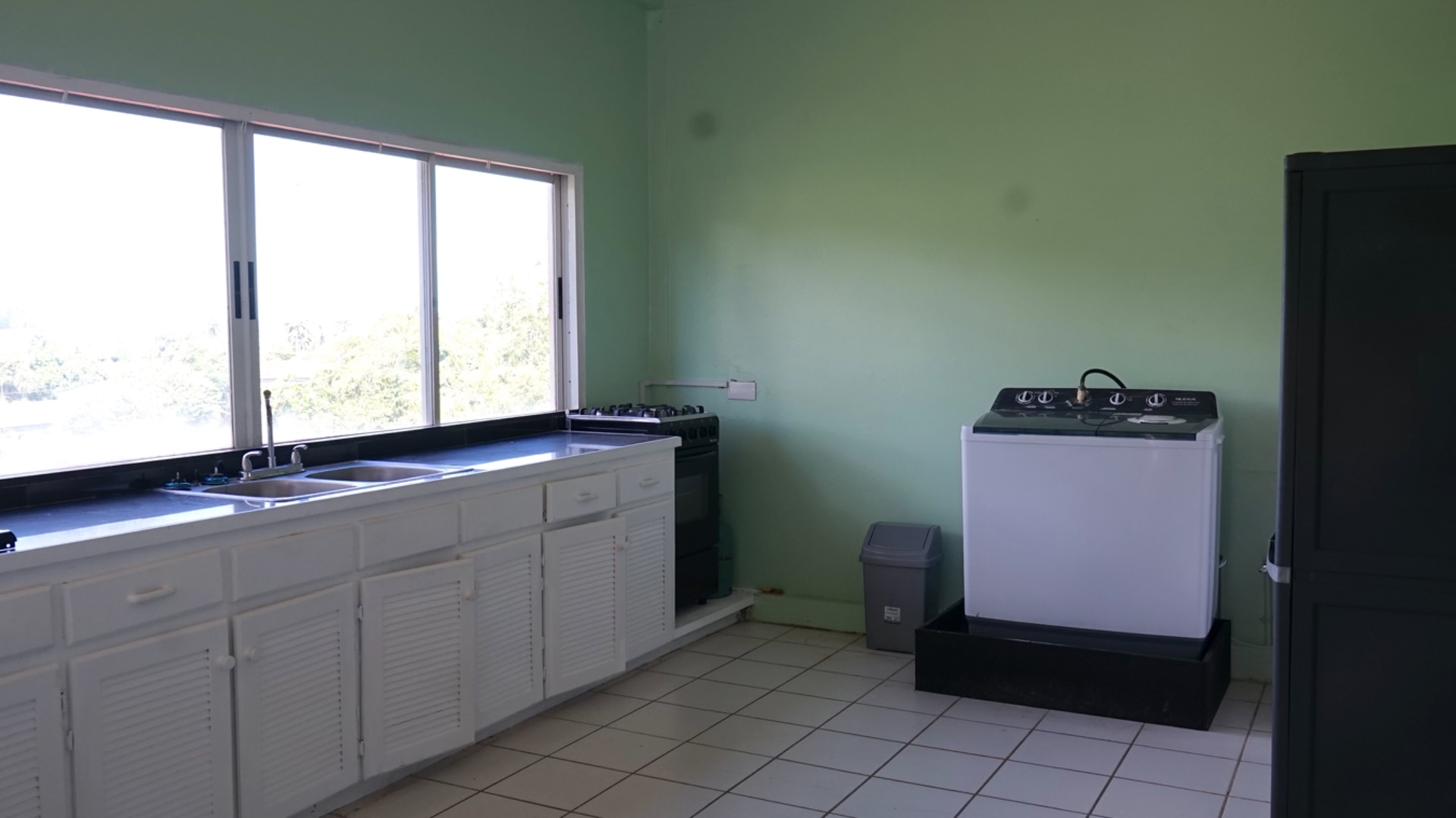 st lucia real estate SUNNY ACRES 2 BED APT.- Castries, St. Lucia for rent washer